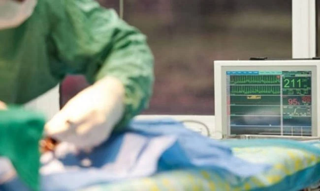 Καλλιθέα: Διασωληνωμένα στην εντατική τα 5χρονα δίδυμα μετά τη φωτιά που ξέσπασε στο διαμέρισμα που διέμεναν